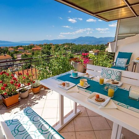 Apartment Magda With A Parking Space And Sea View Rijeka Bagian luar foto