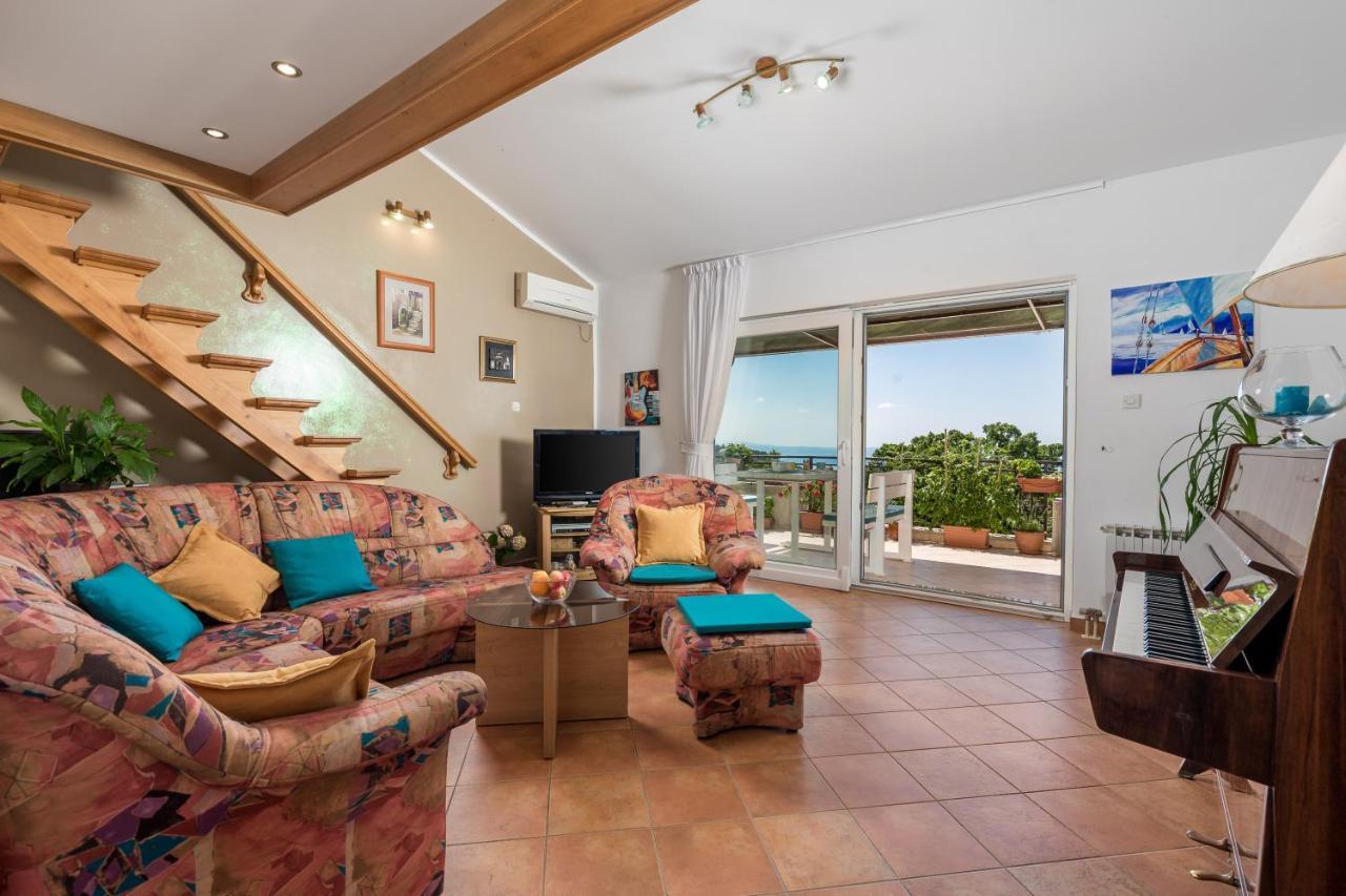 Apartment Magda With A Parking Space And Sea View Rijeka Bagian luar foto