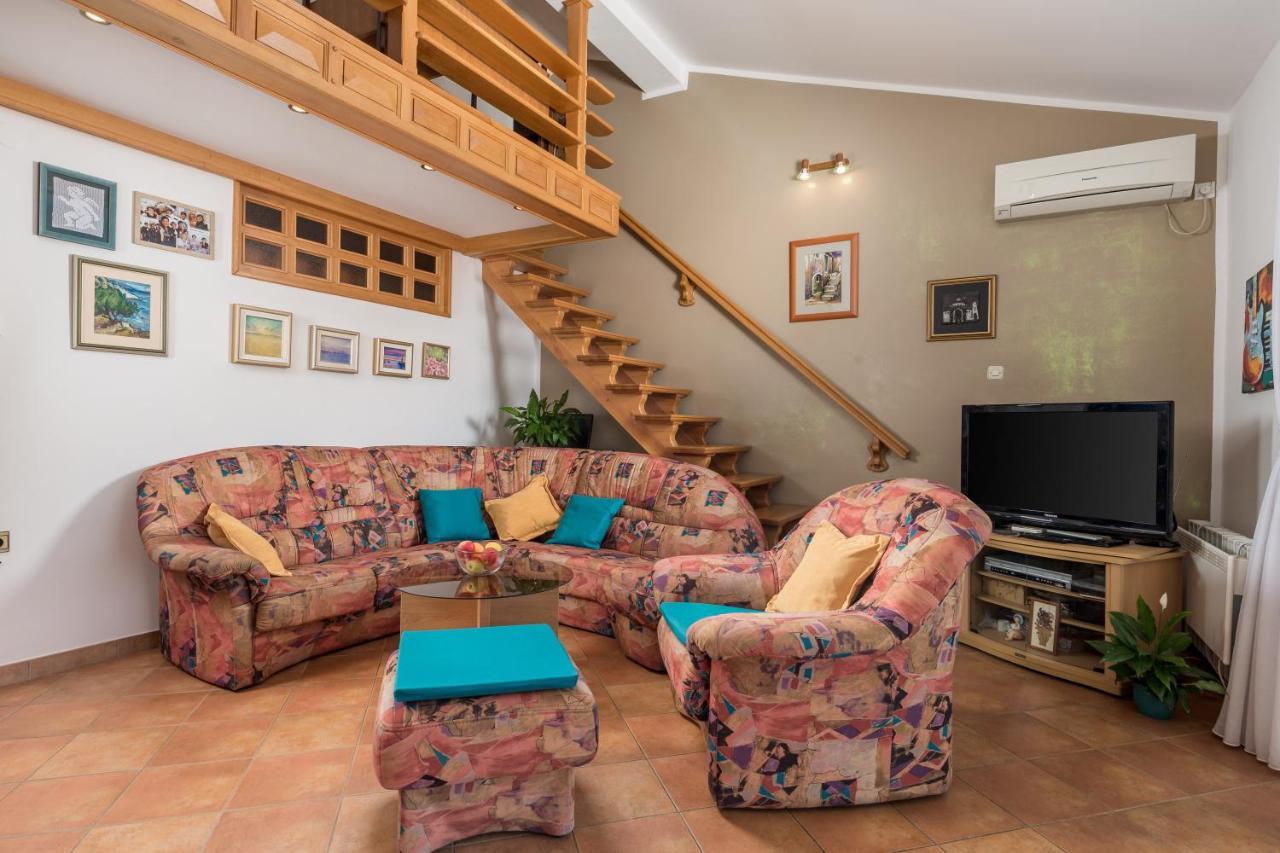 Apartment Magda With A Parking Space And Sea View Rijeka Bagian luar foto